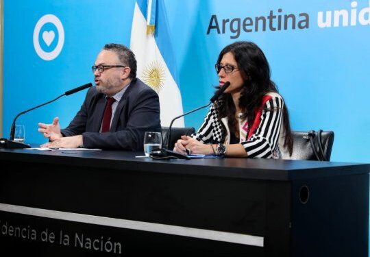 Por las amenazas al cierre de las exportaciones, piden citar con urgencia a Kulfas y Español al Congreso