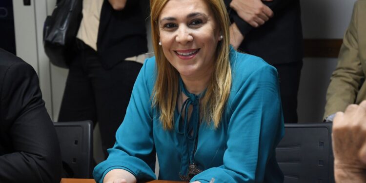 Presentaron un proyecto para la creación del Instituto Nacional de Azúcar y el Acohol