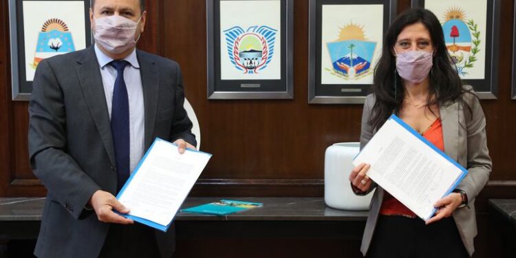 El gobierno acordó con la industria láctea mayor oferta de productos a Precios Cuidados a cambio de la no intervención del mercado