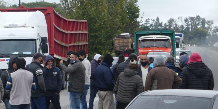 Comenzaron los cortes de ruta en demanda de la prórroga de la Ley de Biocombustibles
