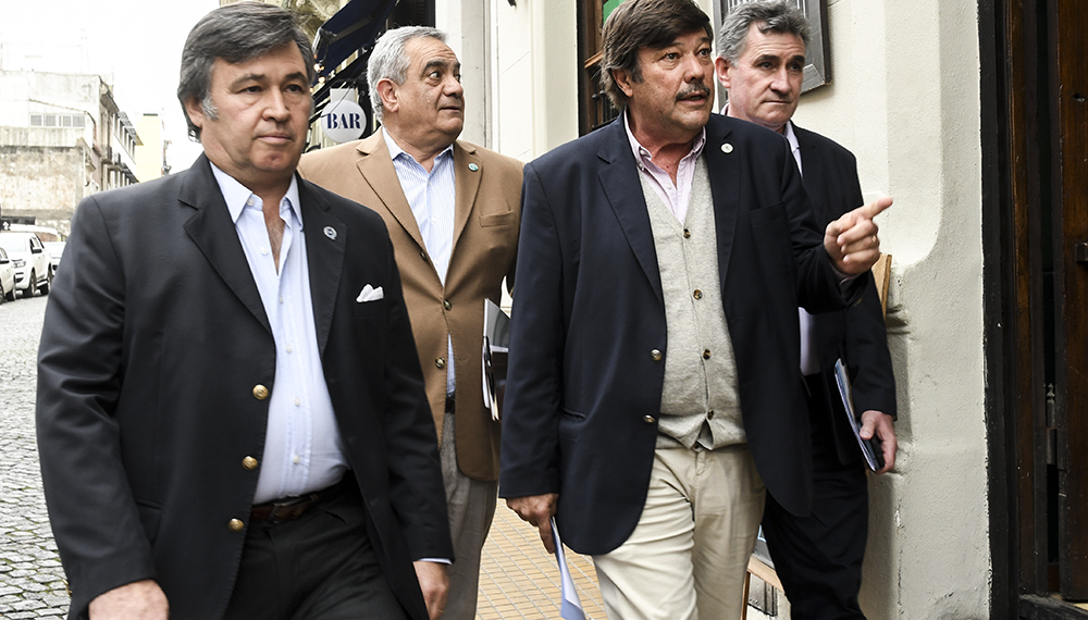 Analizan las alternativas para continuar con el paro del campo