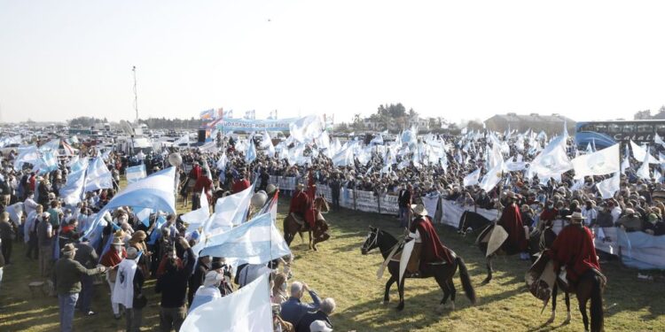 Las mejores fotos de la masiva movilización en San Nicolás