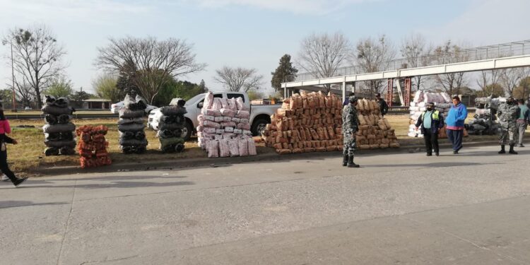 Tucumán: se llevan a cabo controles para el transporte ilegal de leña y carbón vegetal