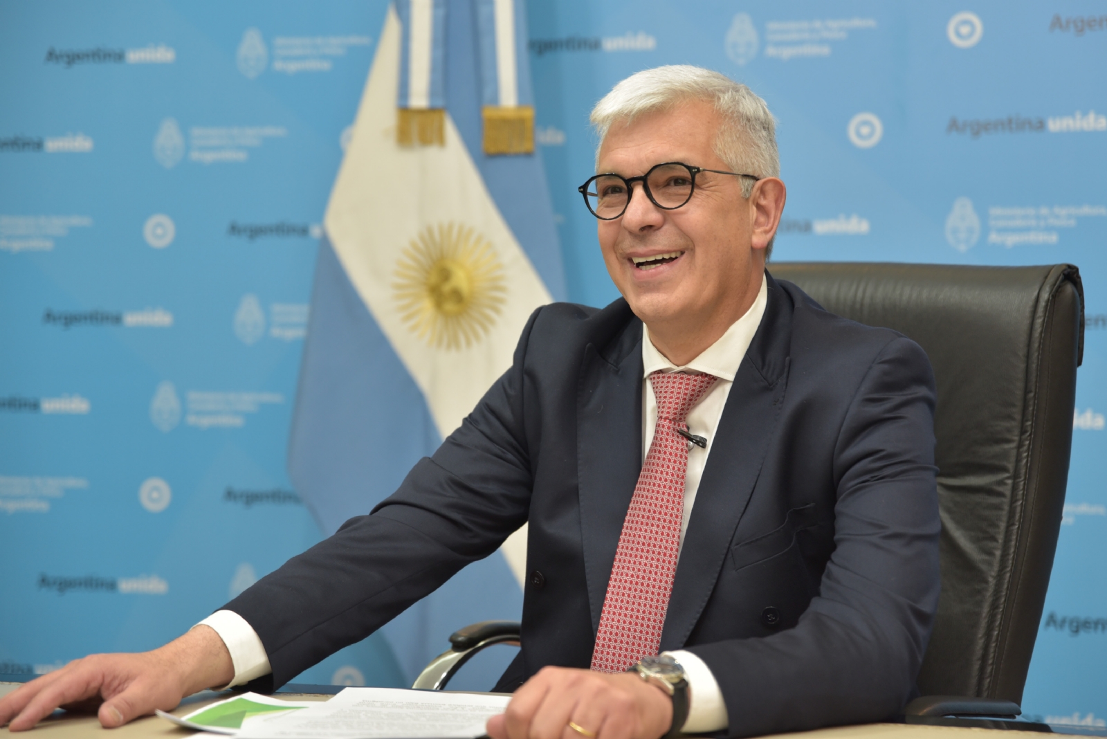 El nuevo ministro de Agricultura hizo su primera aparición pública para hablar sobre el campo