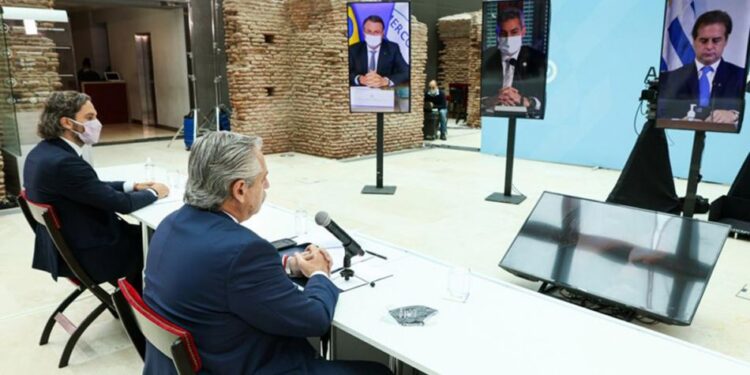 Uruguay avanza en un tratado de libre comercio con China
