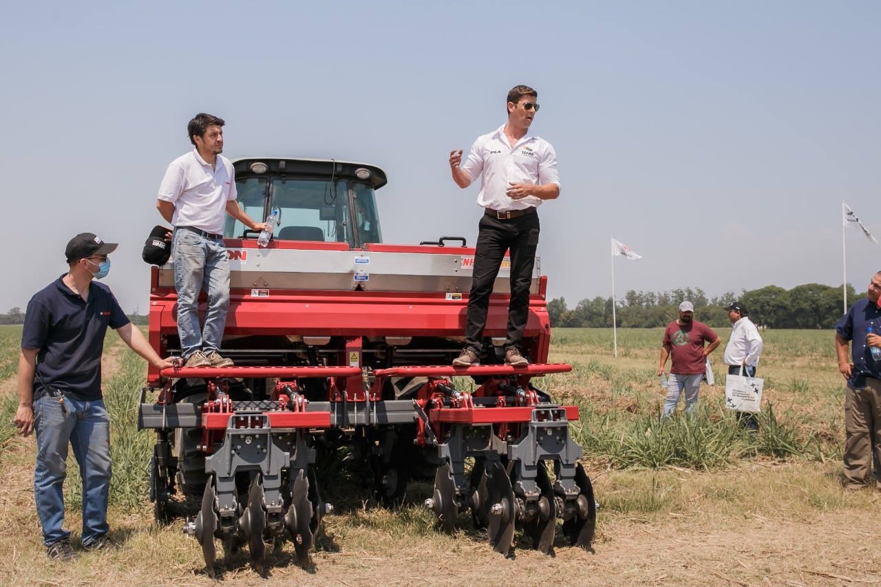 Llegó a Tucumán Palmira, la primera fertilizadora inteligente para caña de azúcar