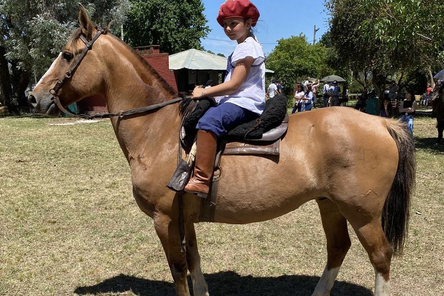Andaba a caballo y aún no sabía caminar