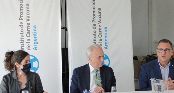 Mediante un convenio se buscará determinar el impacto ambiental de la carne vacuna argentina