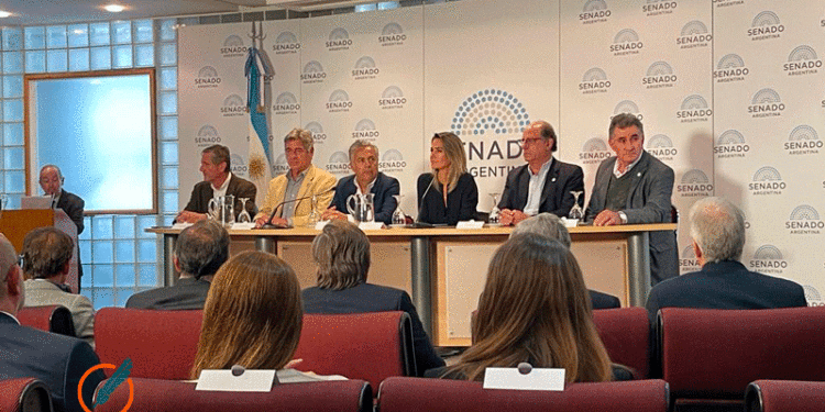 La Mesa de Enlace se reunió con senadores