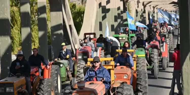 El tractorazo rionegrino dejó duros reclamos