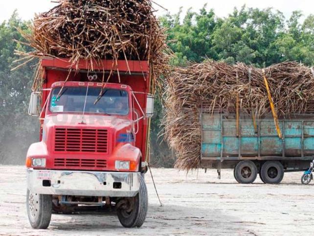 Jaldo y Reinoso anuncian que se levanta el paro para los camiones de caña