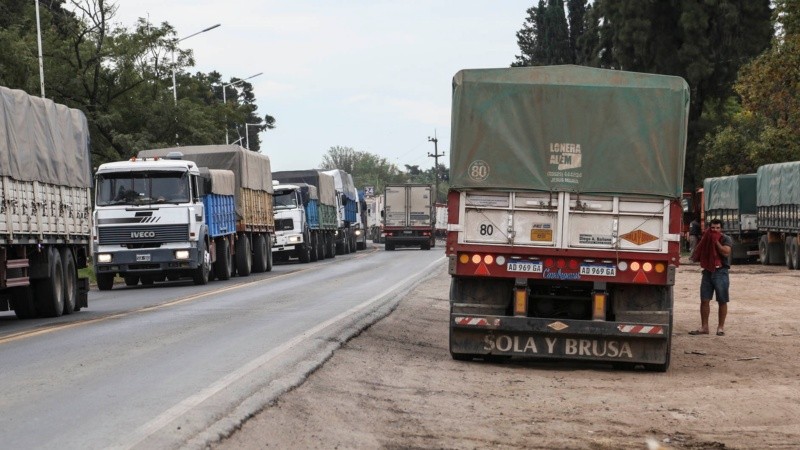 Continúa la protesta nacional por el gasoil: transportistas marchan hoy hacia el Obelisco