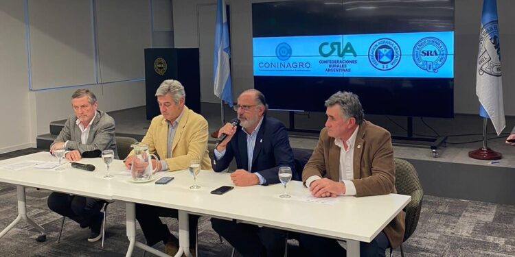 El campo anuncia un paro con cese de comercialización para el 13 de julio