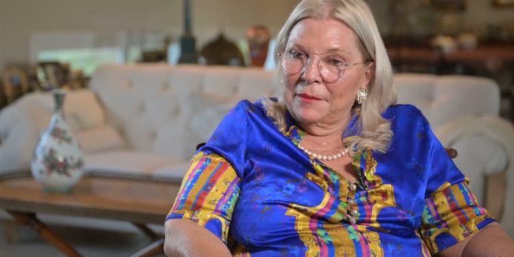 «Sepan que todo un pueblo los reconoce» le dijo Carrió al campo