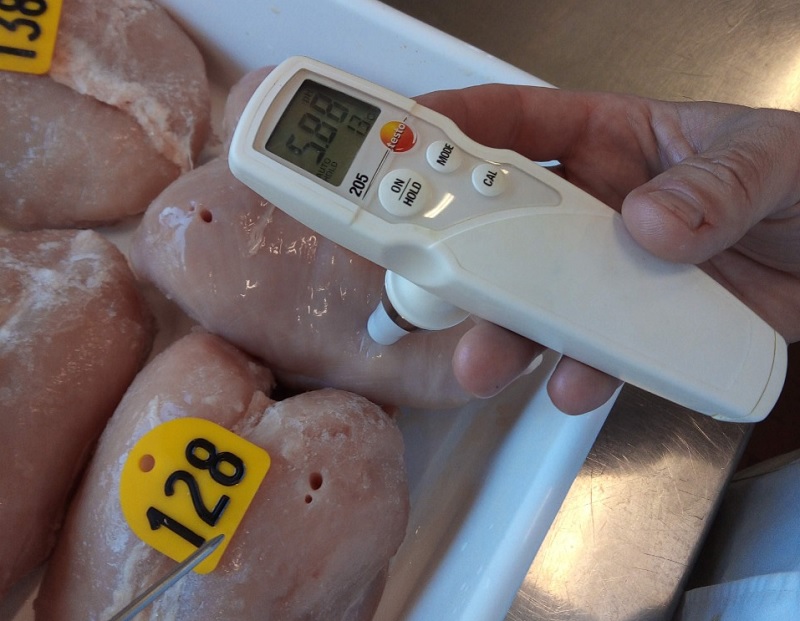 Investigadores enriquecen carne de pollo con aceite omega-3 de algas marinas