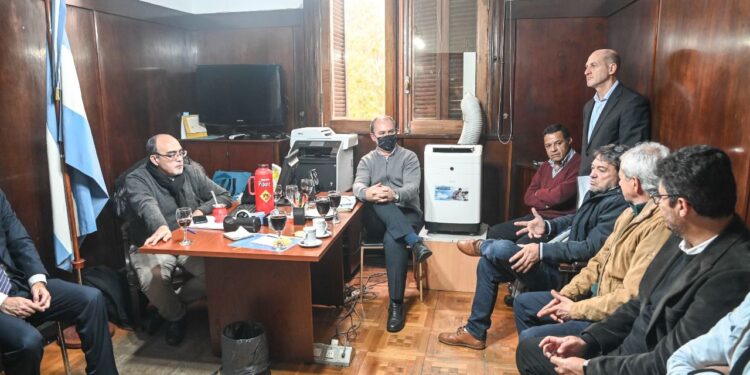 Presentan un plan para mejorar la producción tabacalera en todo el país