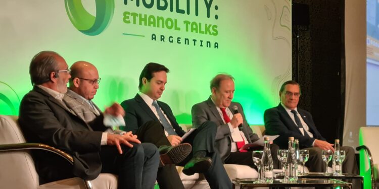 Simón Padrós llevó una propuesta contundente al seminario internacional de biocombustibles