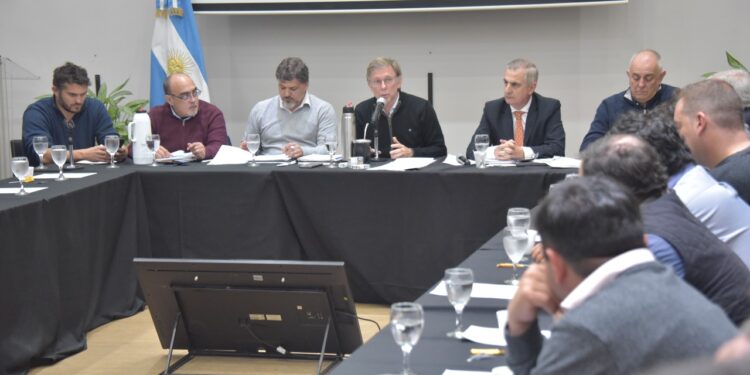 Bahillo recibió a tabacaleros para tratar las problemáticas del sector