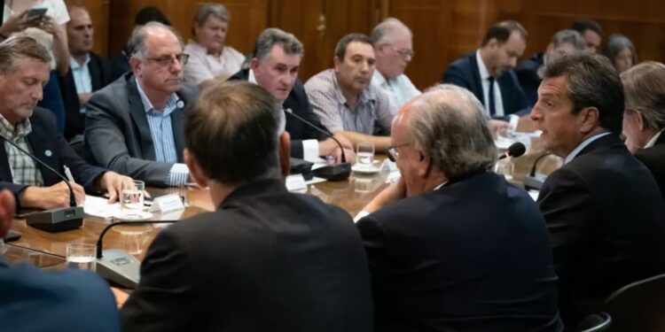 Las entidades agropecuarias de Tucumán disconformes con la medidas anunciadas por Massa