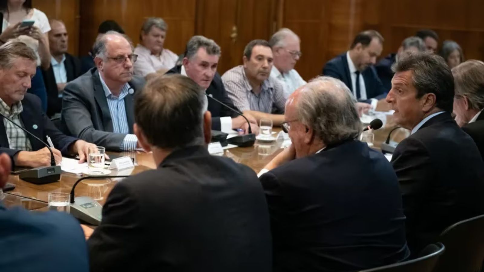 Las entidades agropecuarias de Tucumán disconformes con la medidas anunciadas por Massa