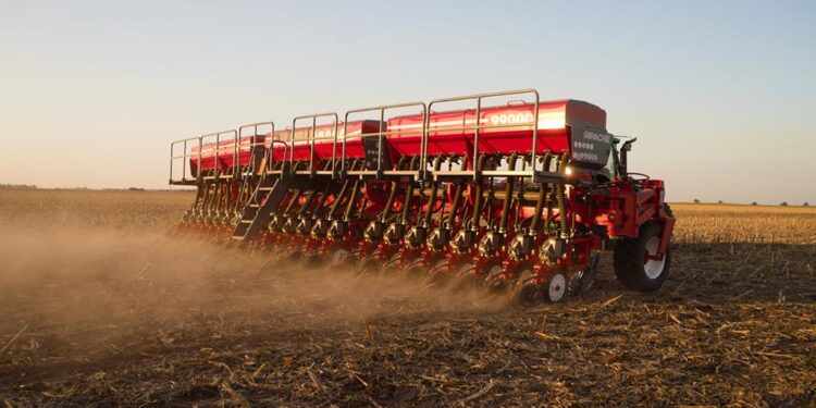 Presentan en Argentina una innovadora sembradora que revoluciona al sector agrícola