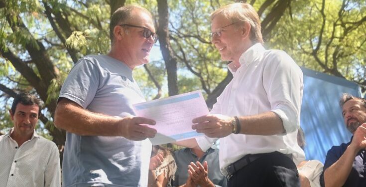 El gobierno entregó fondos no reembolsables a cooperativas de Mendoza
