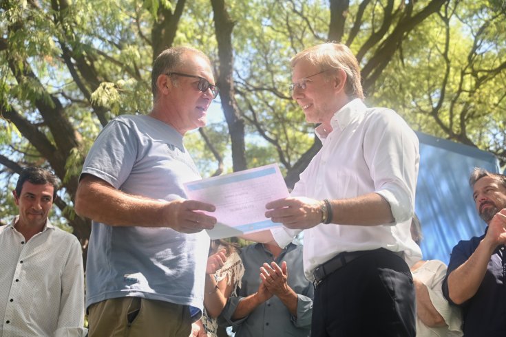 El gobierno entregó fondos no reembolsables a cooperativas de Mendoza