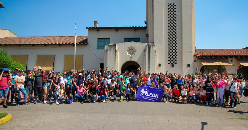 Fundación León presenta el libro «Acompañando historias»