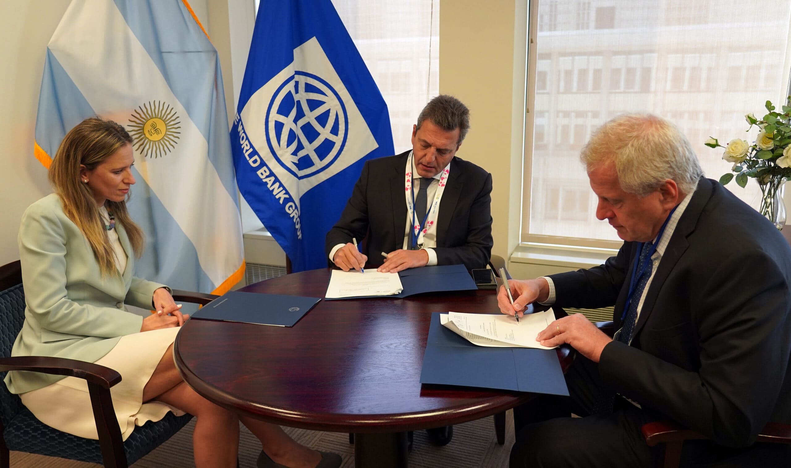 Massa regresó de Estados Unidos con un nuevo refuerzo cambiario
