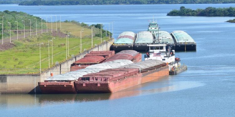 Disputa por la hidrovía: Bolivia, Brasil, Paraguay y Uruguay apuntan a la Argentina por el cobro injustificado del peaje y la situación escala