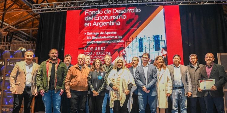 Bahillo: “Nosotros apostamos por la producción; otros quieren matarla, dolarizando”