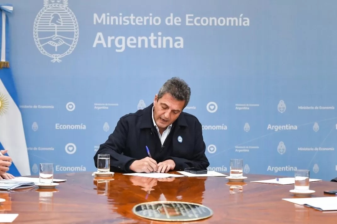 En la Rural, Massa dijo que varios productos dejarán de pagar retenciones desde el 1 de septiembre
