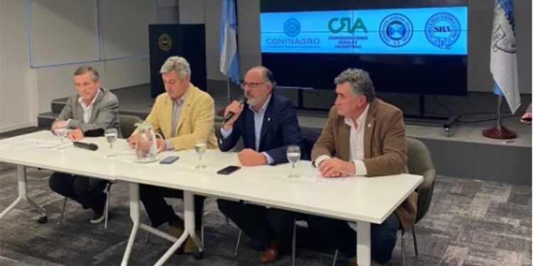Unificar el tipo de cambio y alivio fiscal: tras las PASO, la mesa de enlace insistió con sus reclamos