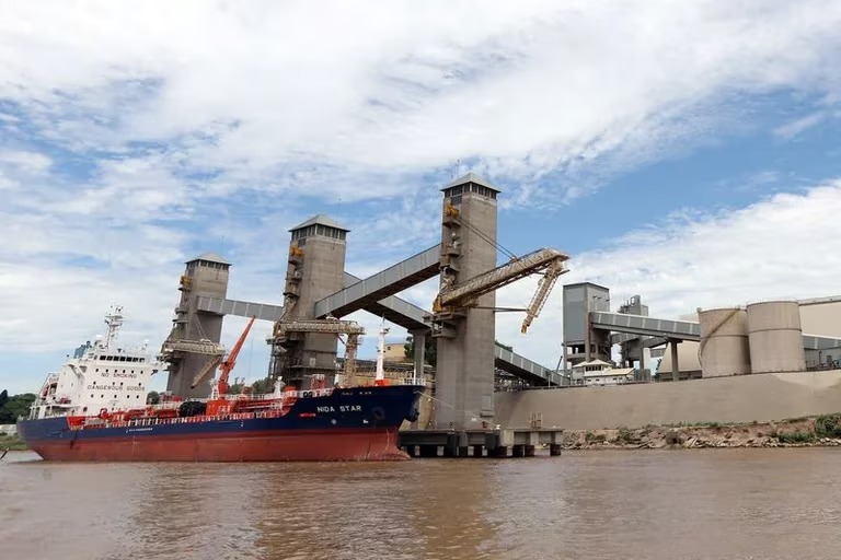 La liquidación de divisas del agro volvió a decepcionar en septiembre: en lo que va de 2023 entraron la mitad de dólares que el año pasado