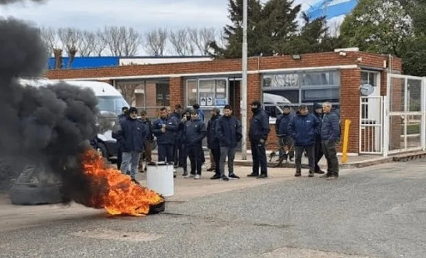 Dánica cerró una planta y apuntó contra el gremio por trabar e impedir el normal funcionamiento