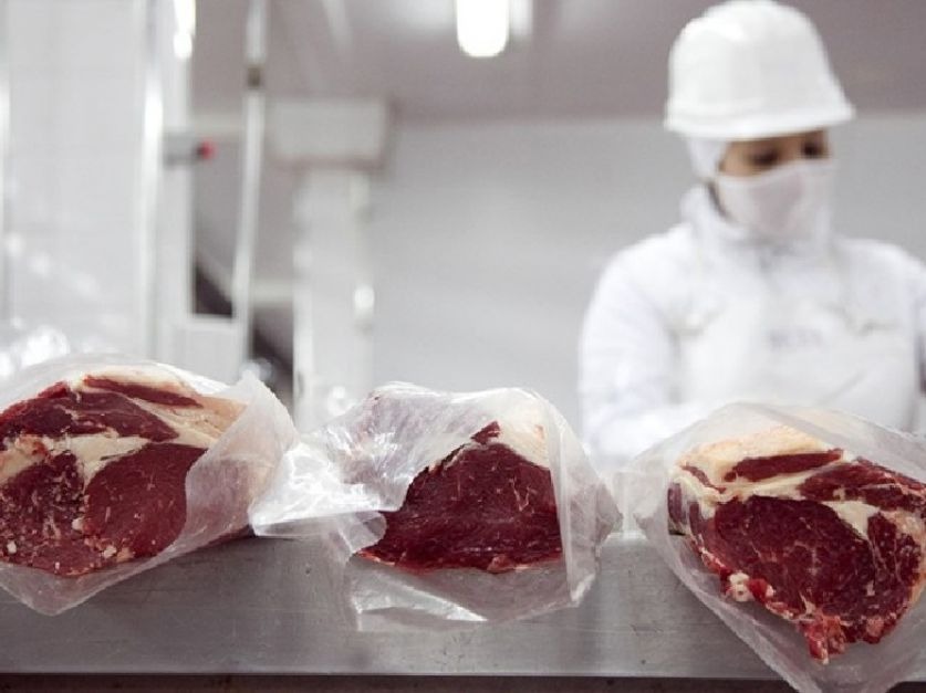 Argentina concretó la primera exportación de carne bovina hacia Barbados