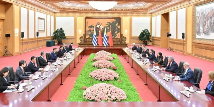 Lacalle Pou aprovecha el nuevo escenario regional para volver a reactivar la posibilidad de firmar un Tratado de Libre Comercio con China