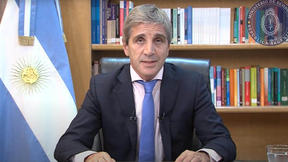 Caputo anunció las medidas económicas de Milei: dólar a $ 800 y fin de las retenciones “cuando termine esta emergencia”