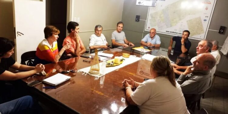 Sectores del agro califican de «excesivo» el aumento de tasas y convocan a productores a movilizar