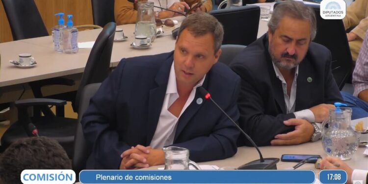“Argentina necesita un shock productivo, no impositivo”