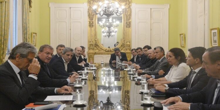 El gobierno recibió al campo, que reiteró su reclamo para que se quiten las retenciones