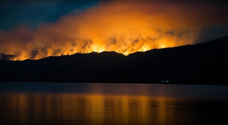 Ya son más de 2.000 las hectáreas quemadas en el Parque Nacional Los Alerces