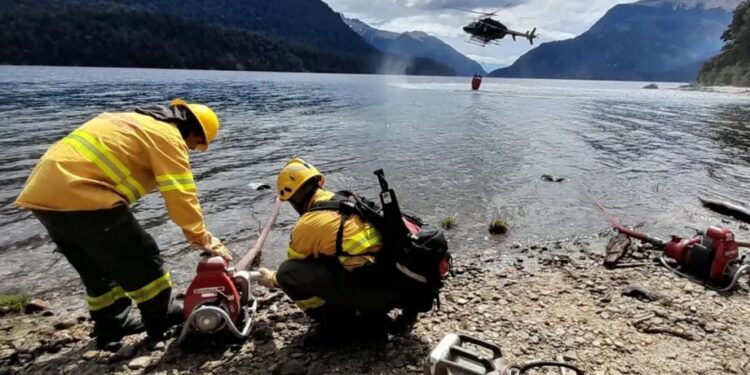 ¿Cómo sigue el incendio en el parque Nahuel Huapi?