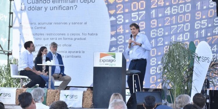 Todas las fichas en la cosecha: mayo, ¿el mes “bisagra” para empezar a soñar con la unificación del dólar?