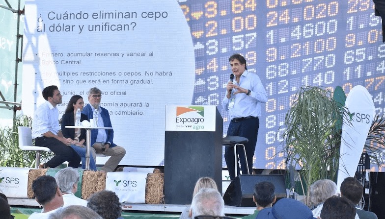 Todas las fichas en la cosecha: mayo, ¿el mes “bisagra” para empezar a soñar con la unificación del dólar?