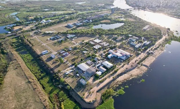 Inauguran una planta para escalar la producción de un revolucionario insumo agrícola: así es el «efecto vacuna» sobre las plantas
