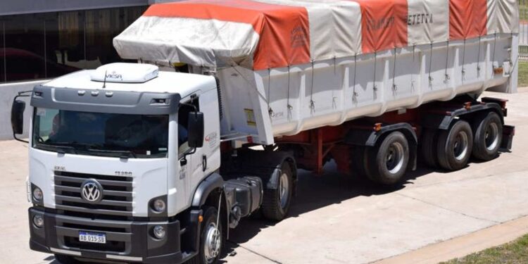 El transporte de cargas tuvo menor inflación en mayo, pero en medio de una fuerte caída de la actividad