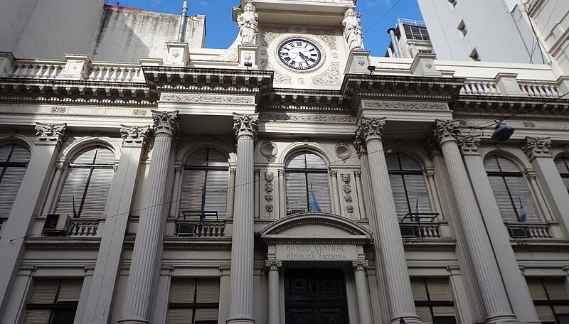 El Banco Central eliminará la sobretasa para productores