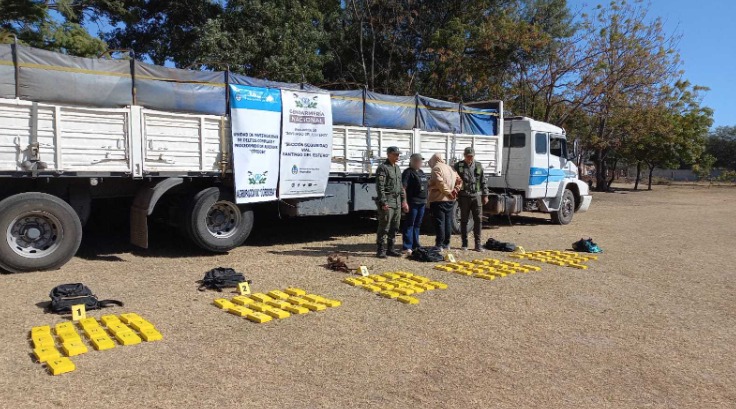 Llevaba 82 kilos de cocaína en un camión con soja que iba a Rosario
