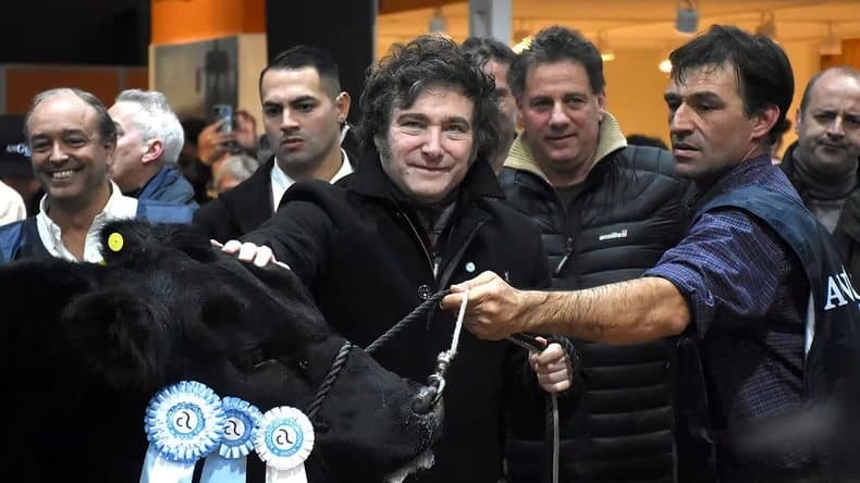 Oficial: el decreto de Milei que rebaja y elimina retenciones para carnes y lácteos